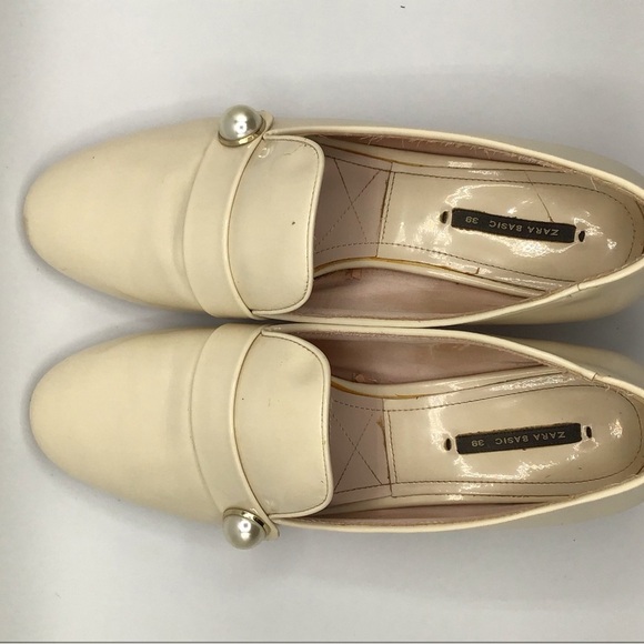 Zara Basic Collection Shiny Cream Women’s Shoes - Size US8 - EU 39 - Pre-loved - Picture 8 of 10